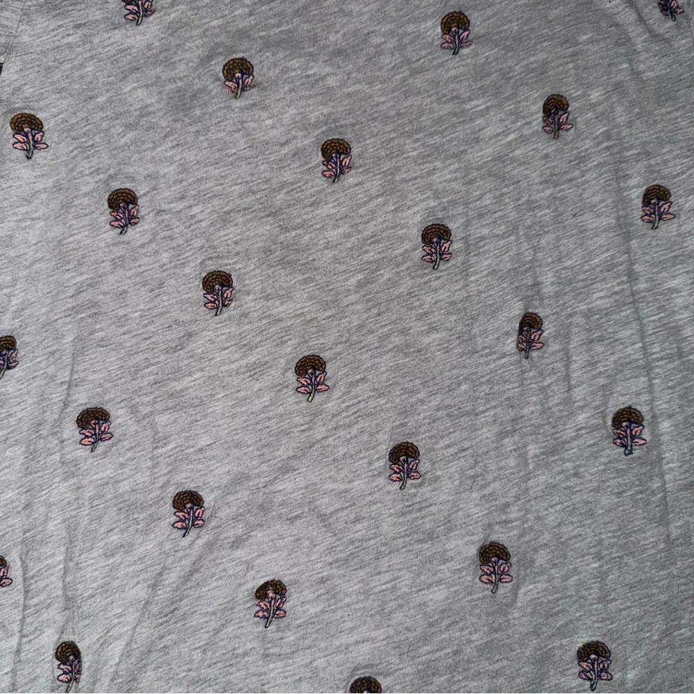 Lucky Brand Gray Short Sleeve T-Shirt with Embroidered Flowers - Picture 3 of 6